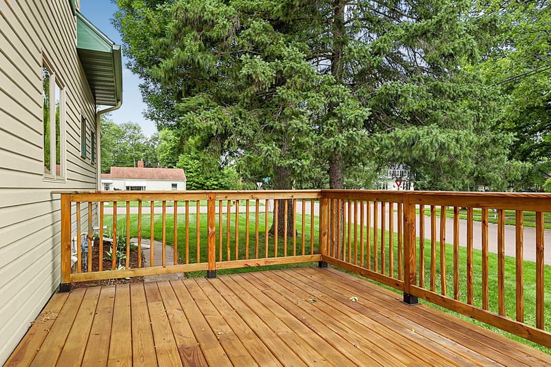 555 2nd Ave NW, Milaca, MN 56353