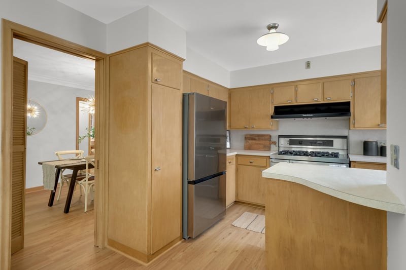 1009 Orange Ave E, Saint Paul, MN 55106