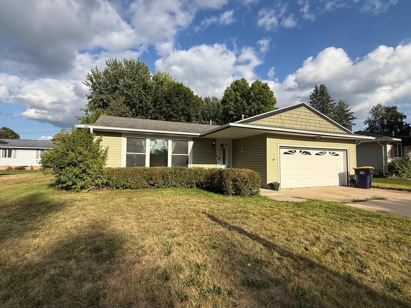 115 1st Ave SE, Plainview, MN 55964