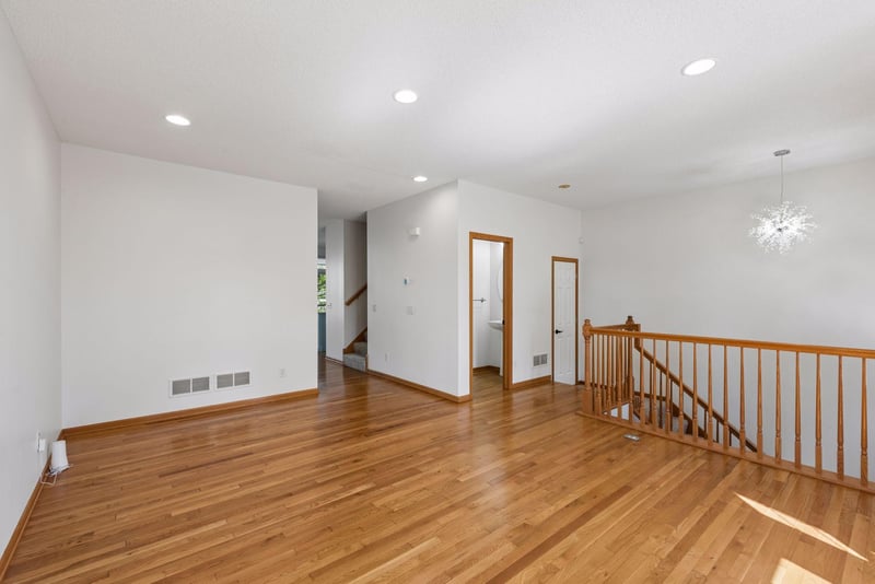727 2nd St NE, Hopkins, MN 55343