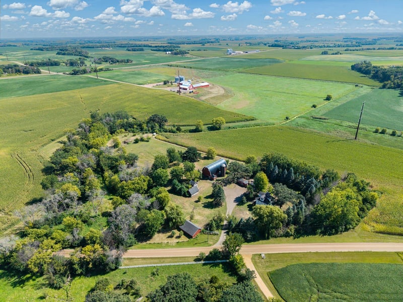 24951 Meridian Cir, Belle Plaine, MN 56011
