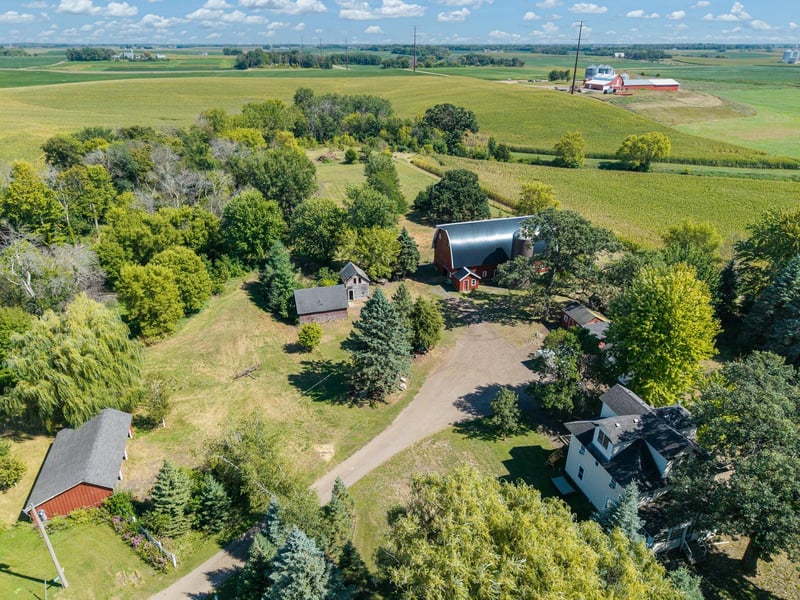 24951 Meridian Cir, Belle Plaine, MN 56011