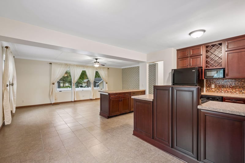 1309 10th St SW, Willmar, MN 56201