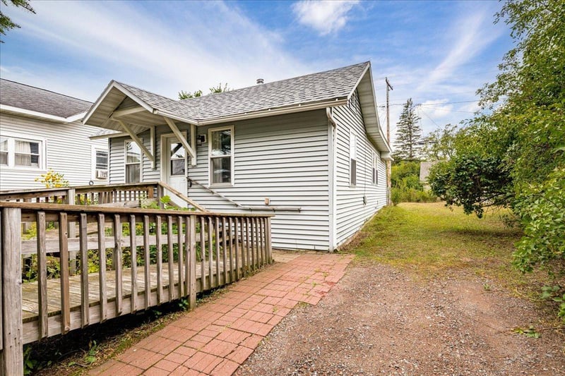 409 7th St, Cloquet, MN 55720