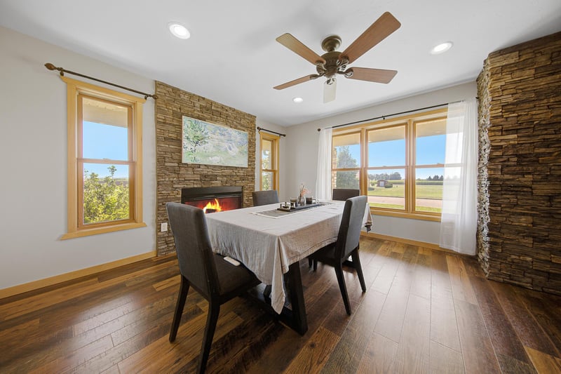 751 S 12th St, Bird Island, MN 55310