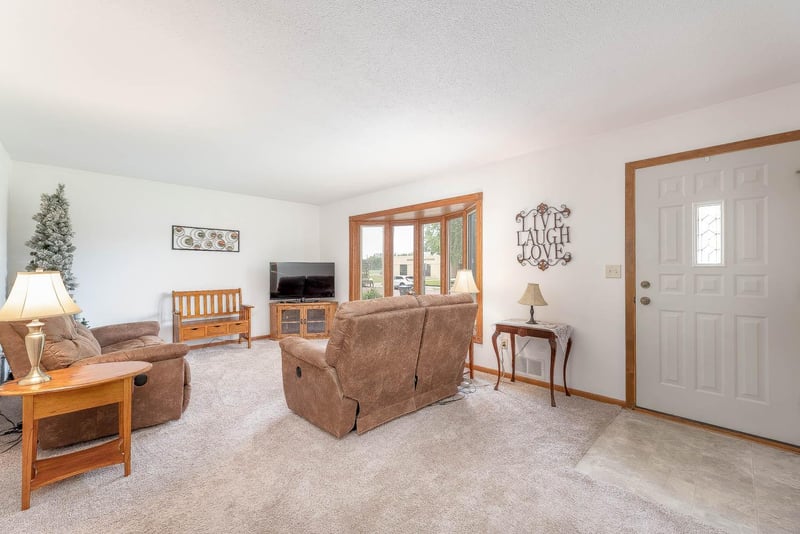 2613 E Main St, Mankato, MN 56001