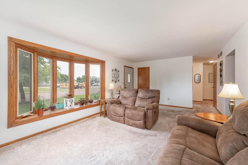 2613 E Main St, Mankato, MN 56001