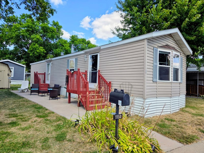 1150 Cessna Dr E, New Brighton, MN 55112
