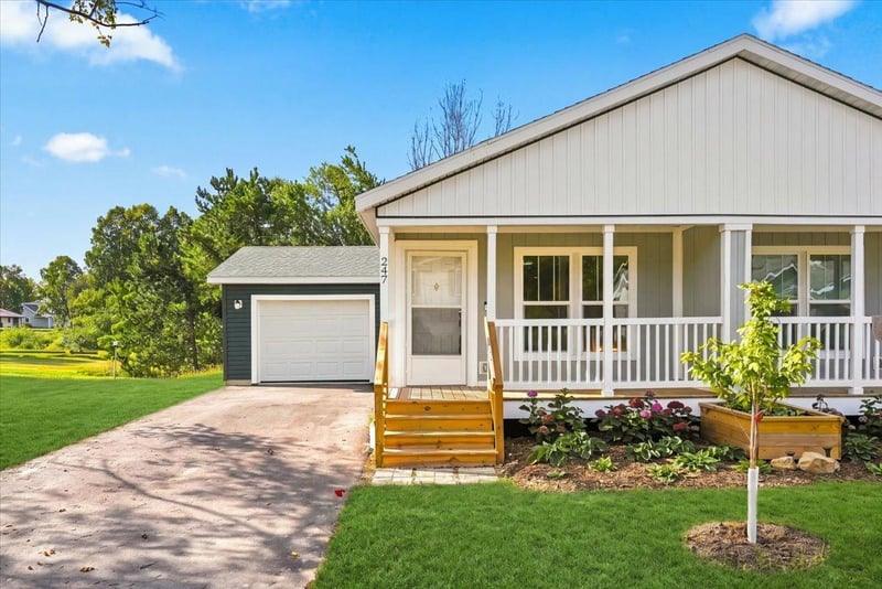 247 Panther Dr, Ellsworth, WI 54011