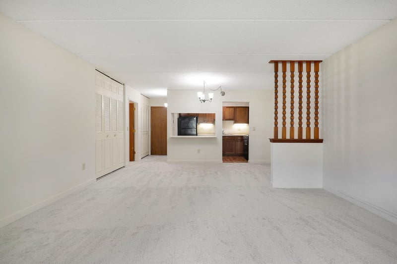 10411 Cedar Lake Rd #208, Minnetonka, MN 55305