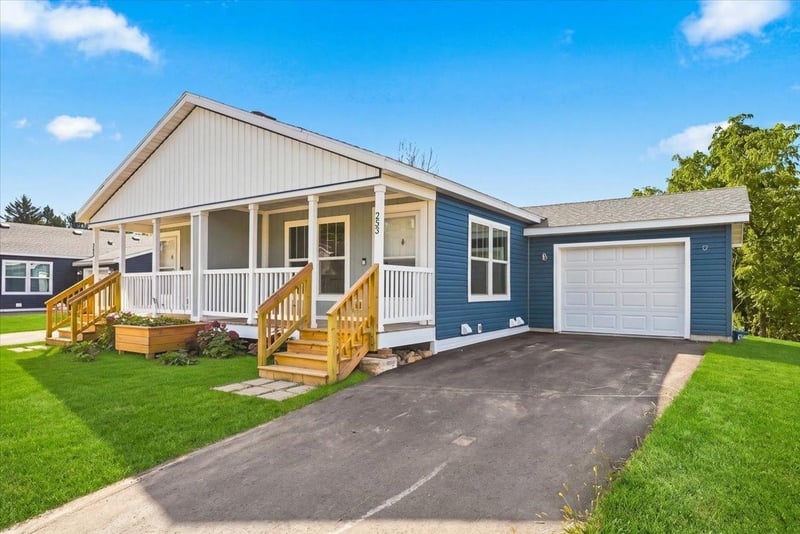 253 Panther Dr, Ellsworth, WI 54011