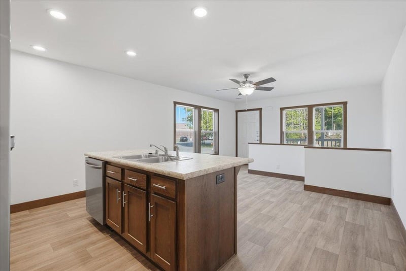 253 Panther Dr, Ellsworth, WI 54011