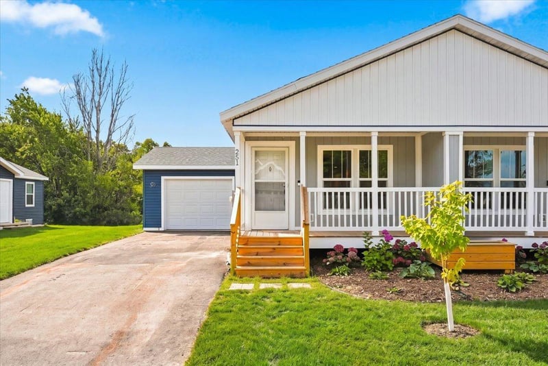 251 Panther Dr, Ellsworth, WI 54011
