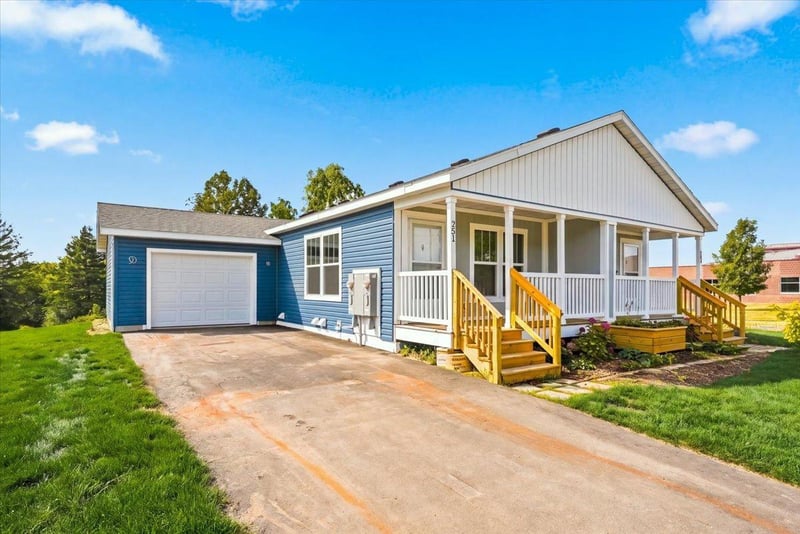 251 Panther Dr, Ellsworth, WI 54011