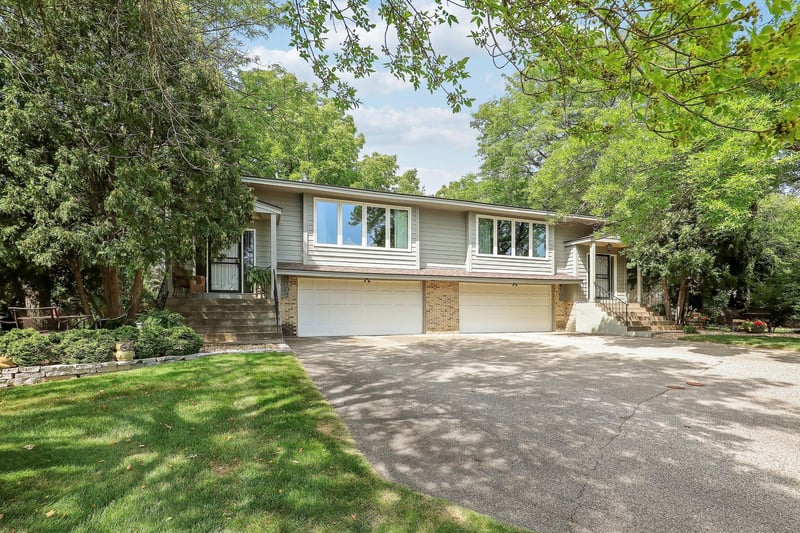 9702 Utica Rd, Bloomington, MN 55437