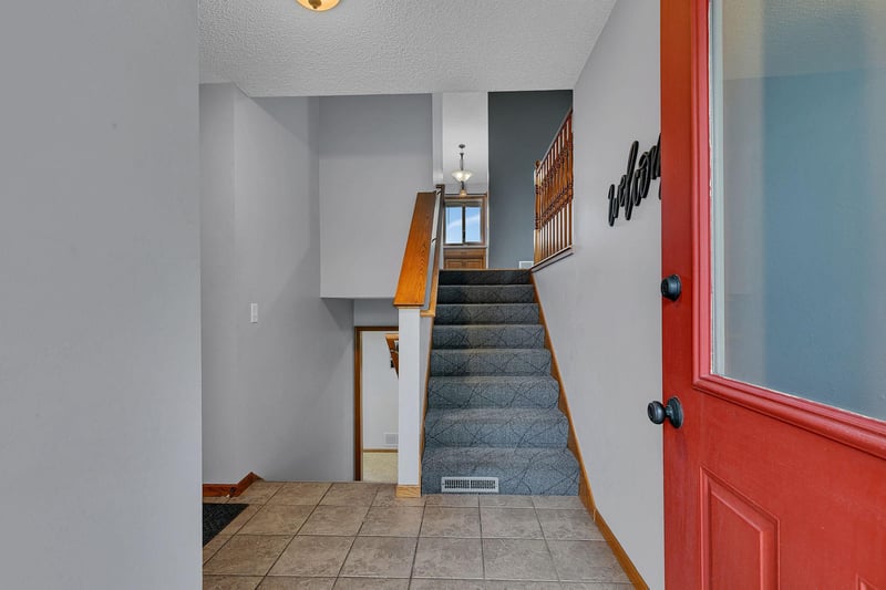 606 Lake Anna Dr, Avon, MN 56310