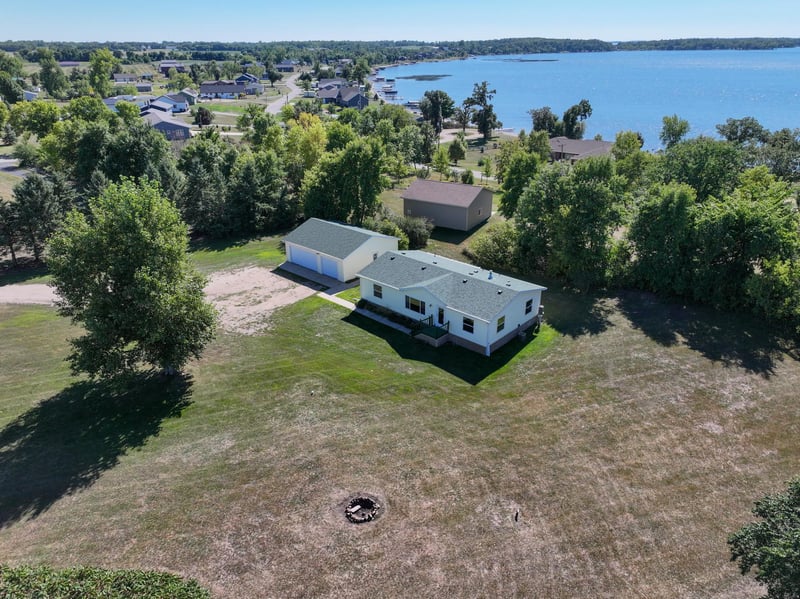 1695 Sunset Access Rd SE, Alexandria, MN 56308