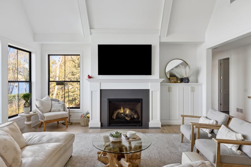 2213 Oakland Rd, Minnetonka, MN 55305