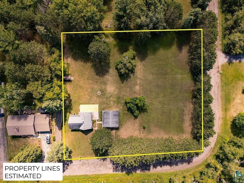 2840 Hagberg St, Duluth, MN 55811