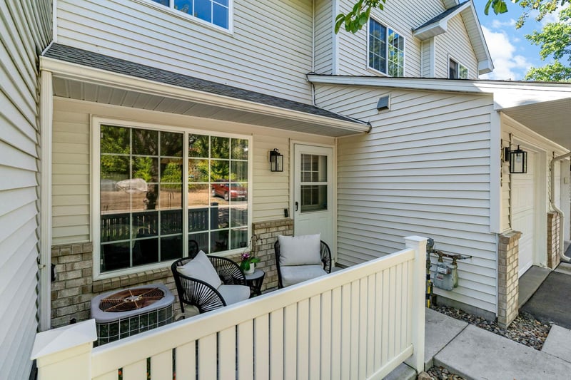 8706 Quarry Ridge Ln #G, Woodbury, MN 55125