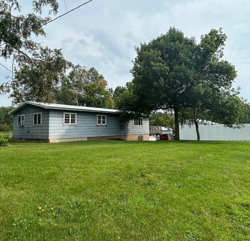 36001 Verdin St NW, Cambridge, MN 55008