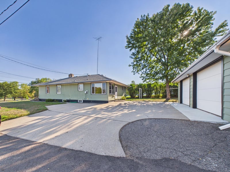 610 3rd St N, Waite Park, MN 56387
