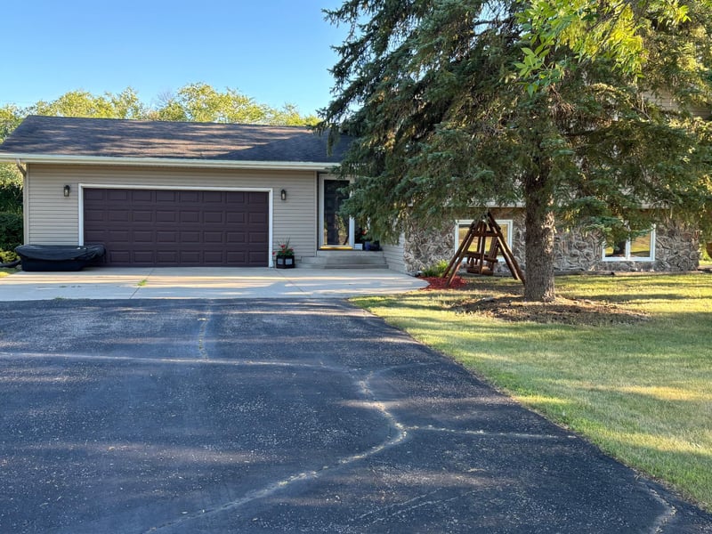 14372 Riverbend Trl, Thief River Falls, MN 56701