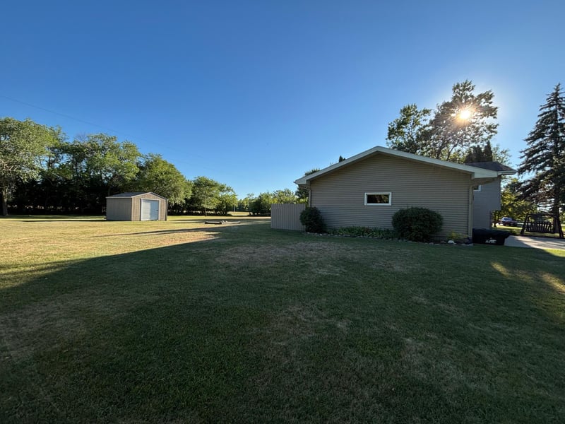 14372 Riverbend Trl, Thief River Falls, MN 56701