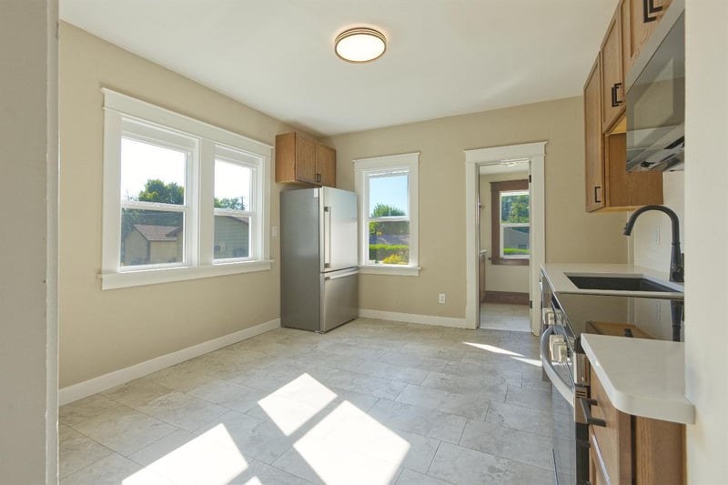 251 Winsted Ave W, Winsted, MN 55395