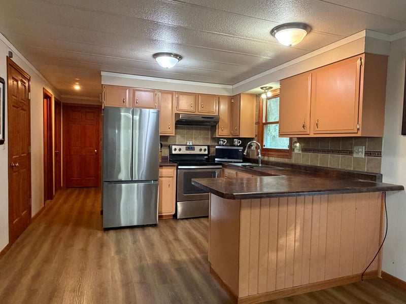 689 E Lake Blvd, Winona, MN 55987