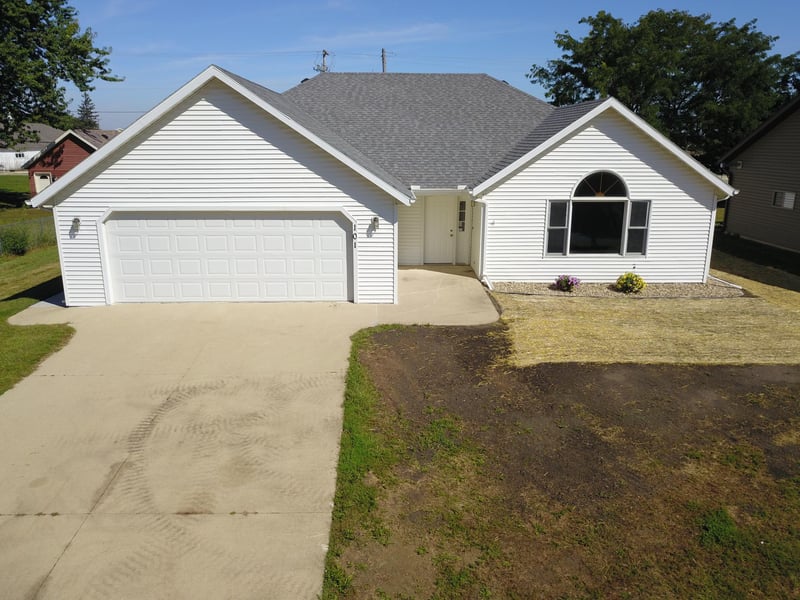 101 7th St NE, Kasson, MN 55944