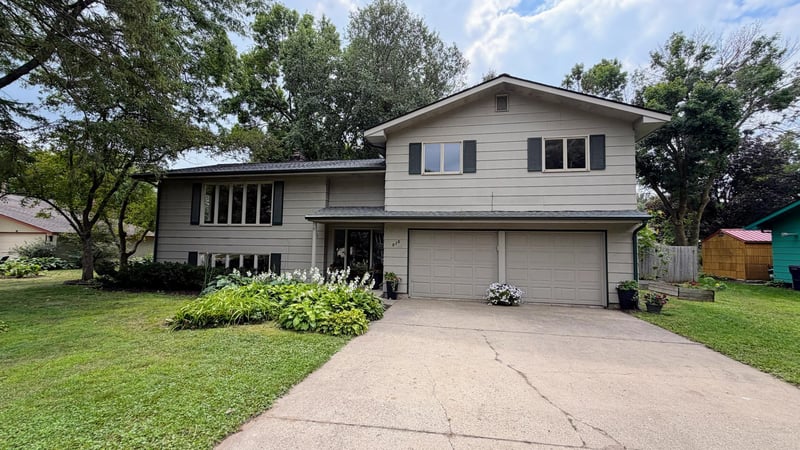 828 Fremont St E, Northfield, MN 55057