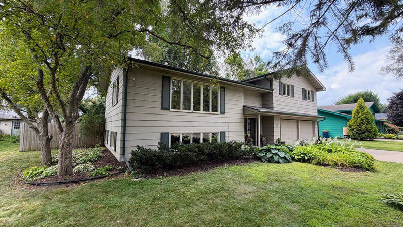 828 Fremont St E, Northfield, MN 55057