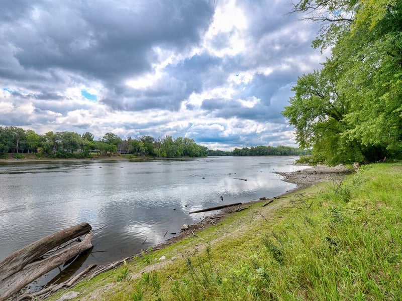 9316 W River Rd, Brooklyn Park, MN 55444