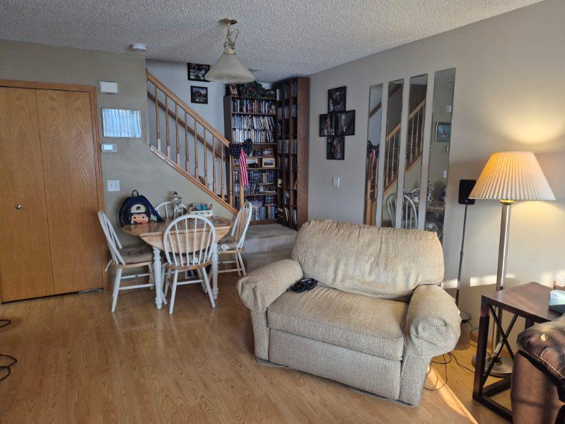 1833 Southcross Dr W #2202, Burnsville, MN 55306