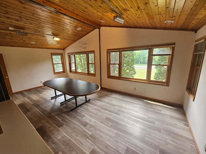 1994 E Rum River Dr S, Cambridge, MN 55008