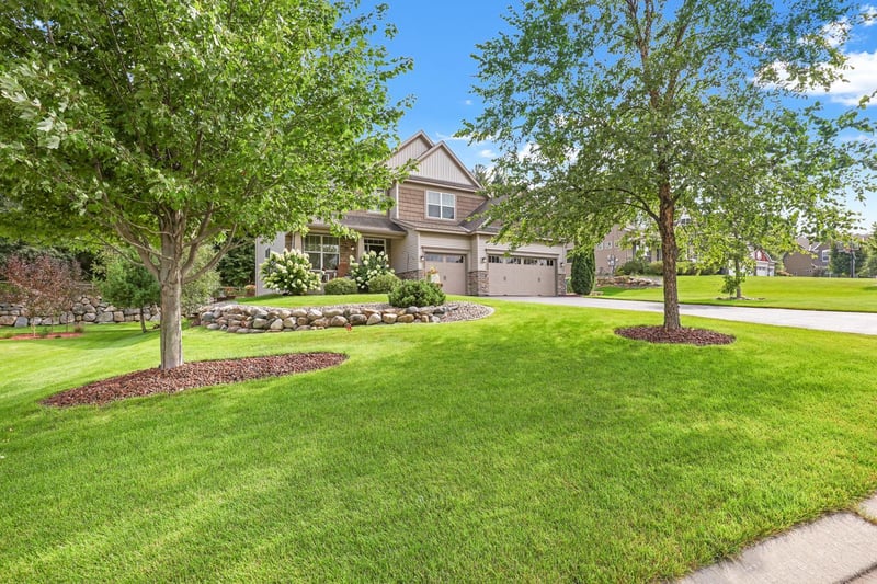 2147 Spring Lake Ct, Shakopee, MN 55379