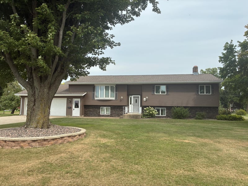 306 Cedar St, Tyler, MN 56178