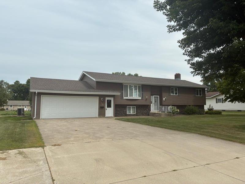 306 Cedar St, Tyler, MN 56178