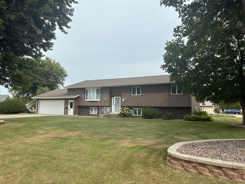 306 Cedar St, Tyler, MN 56178