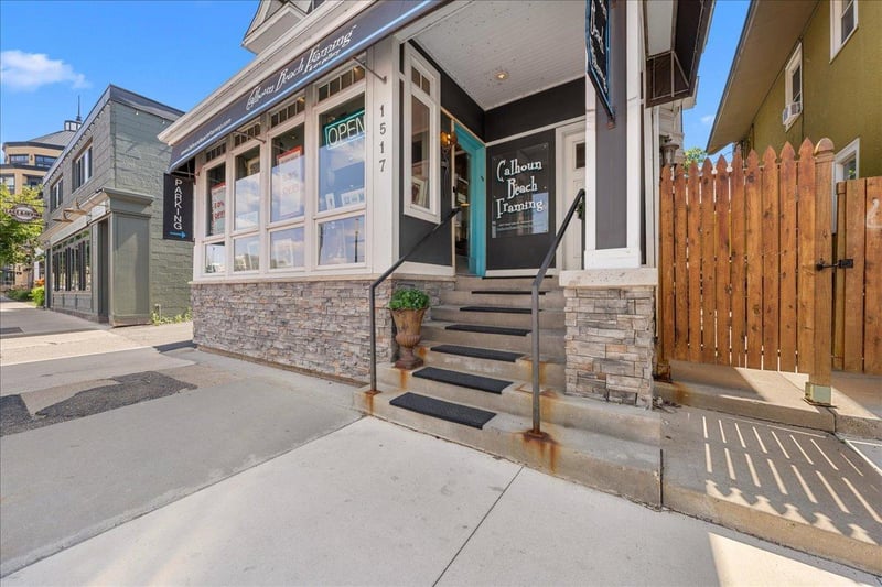 1517 W Lake St, Minneapolis, MN 55408