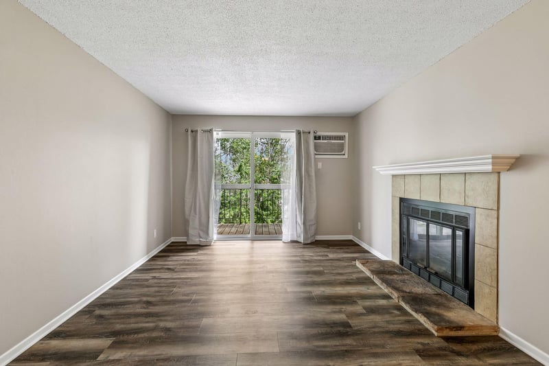7600 157th St W #205, Apple Valley, MN 55124