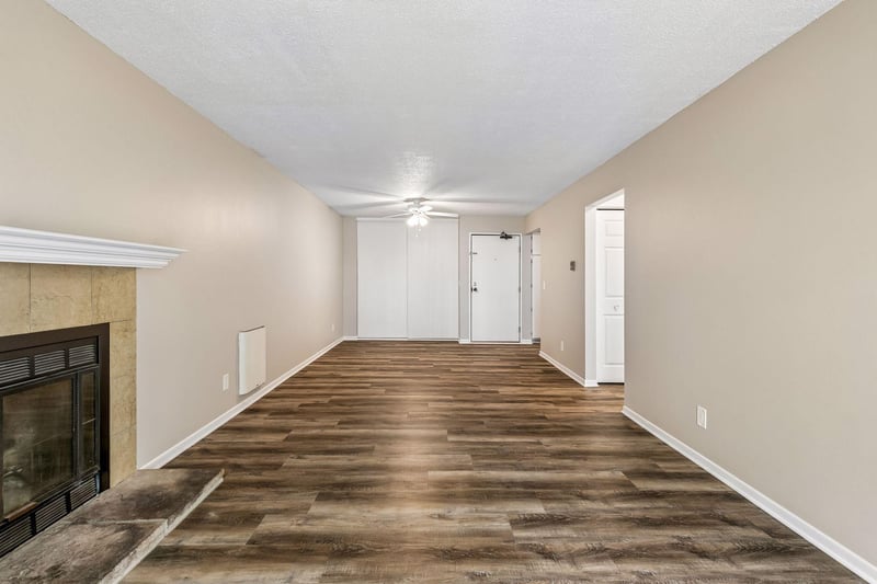 7600 157th St W #205, Apple Valley, MN 55124