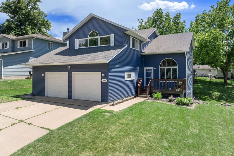 1065 Barney St, Owatonna, MN 55060
