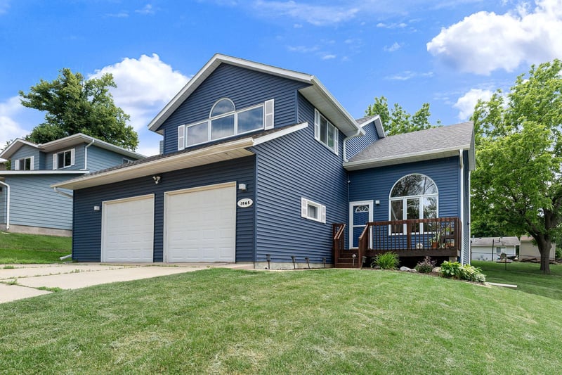 1065 Barney St, Owatonna, MN 55060