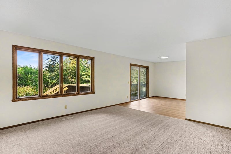 3053 Pine Ridge Dr, Eagan, MN 55121