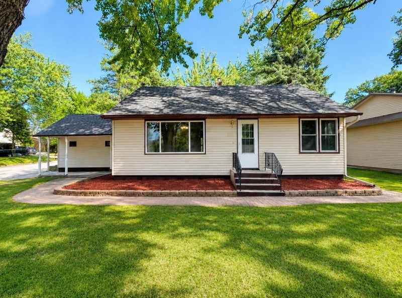 206 8th St SE, Long Prairie, MN 56347