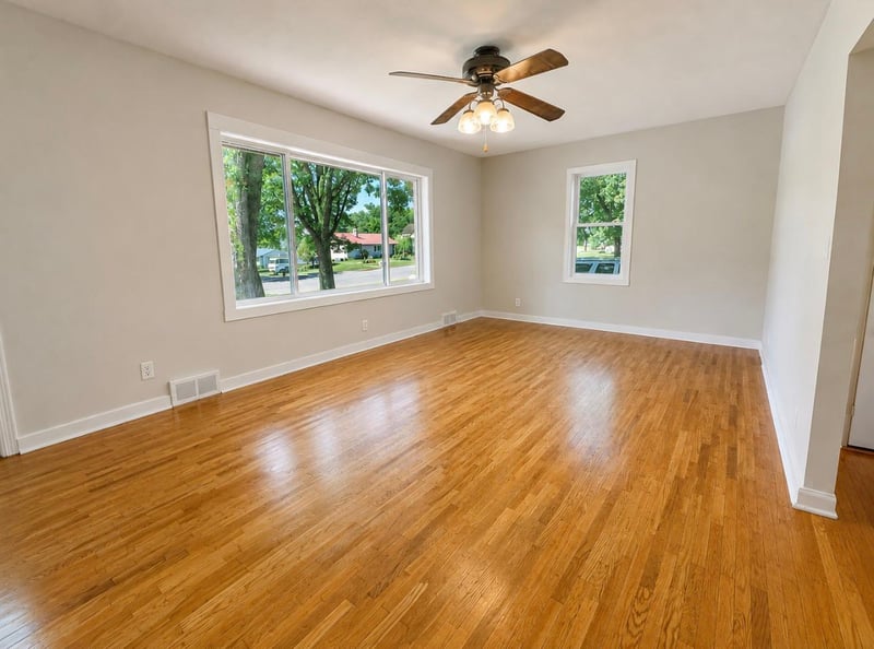 206 8th St SE, Long Prairie, MN 56347