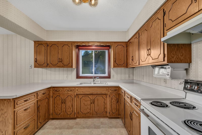 1211 Cypress Rd, Saint Cloud, MN 56303