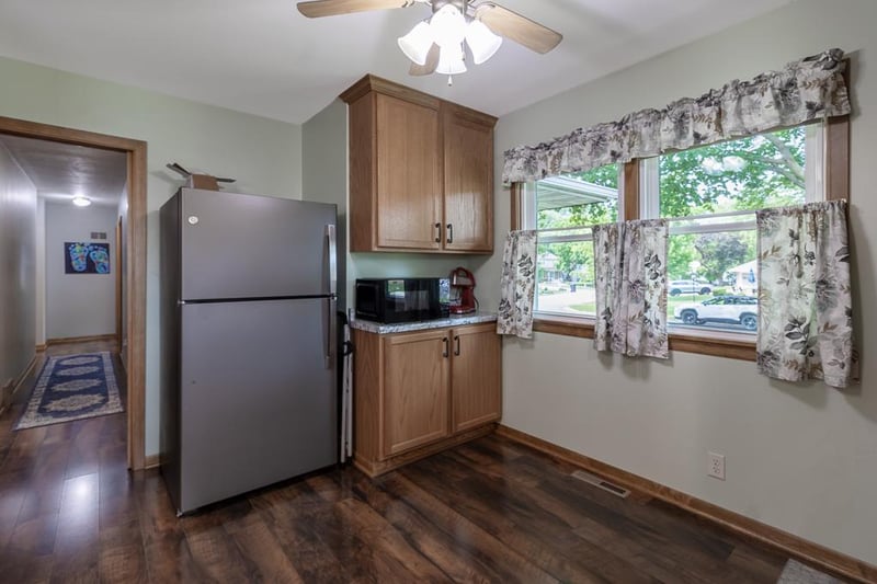 227 Westwood Dr, Mankato, MN 56001